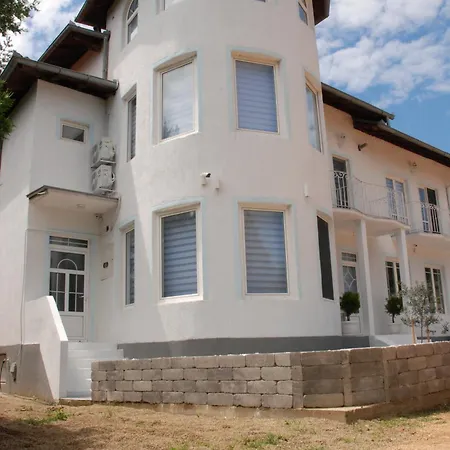 Castello Apartment